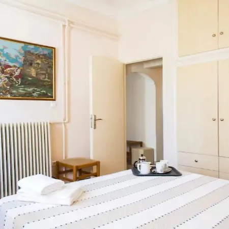 Large 3 Bedroom Apt With Terrace Athens Exterior photo