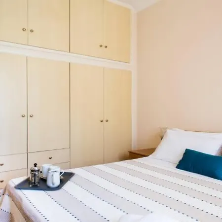 Large 3 Bedroom Apt With Terrace Athens Exterior photo