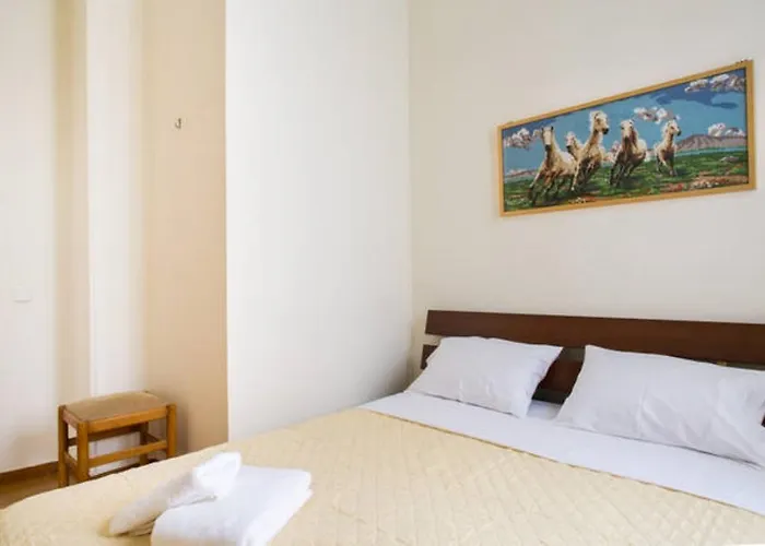 Large 3 Bedroom Apt With Terrace