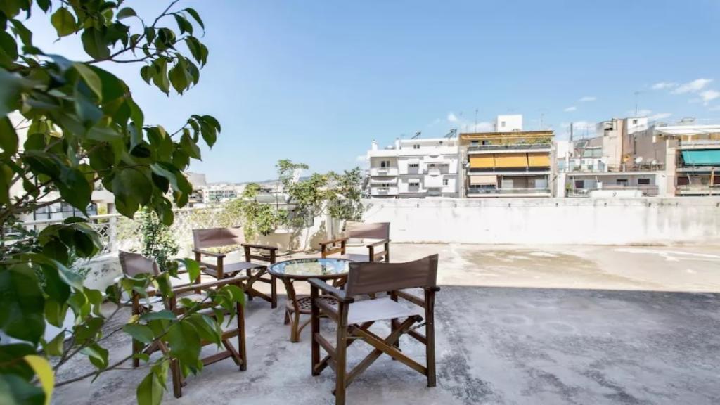Apartment Large 3 Bedroom With Terrace *