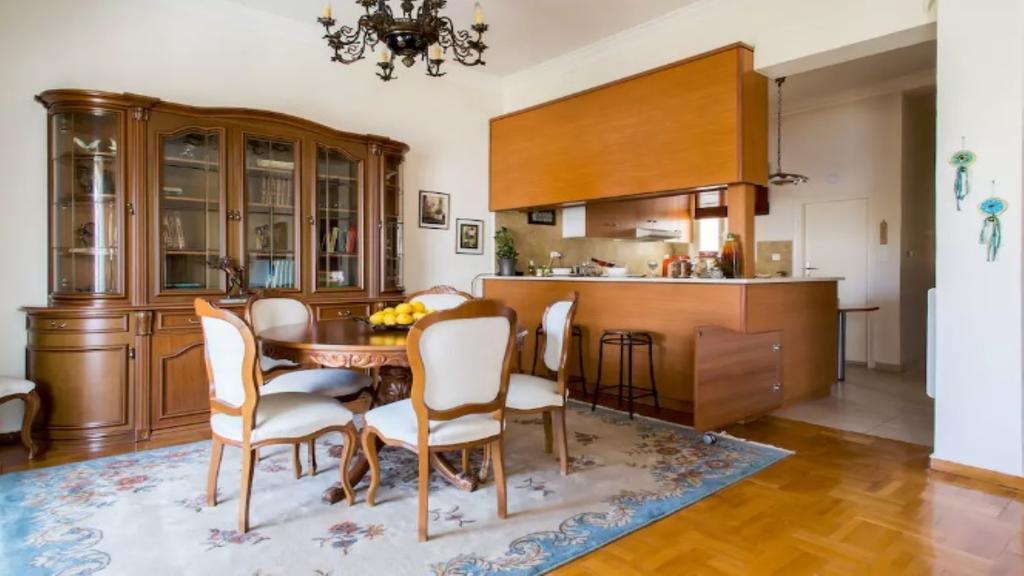 Large 3 Bedroom With Terrace Apartment Athens