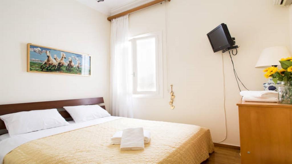 Large 3 Bedroom With Terrace Apartment