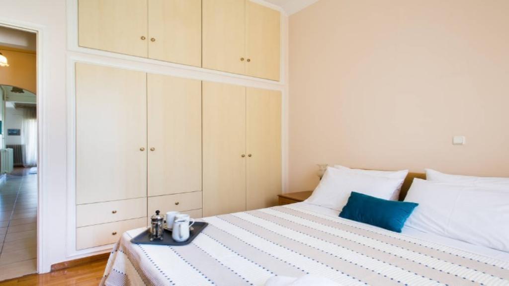 Apartment Large 3 Bedroom With Terrace *
