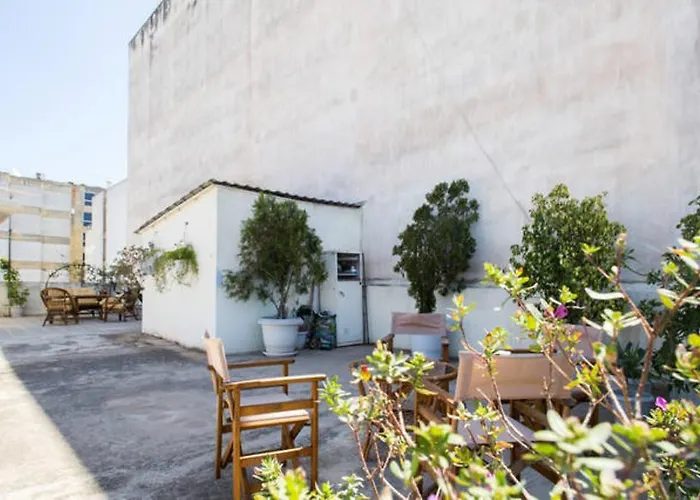 Large 3 Bedroom Apt With Terrace